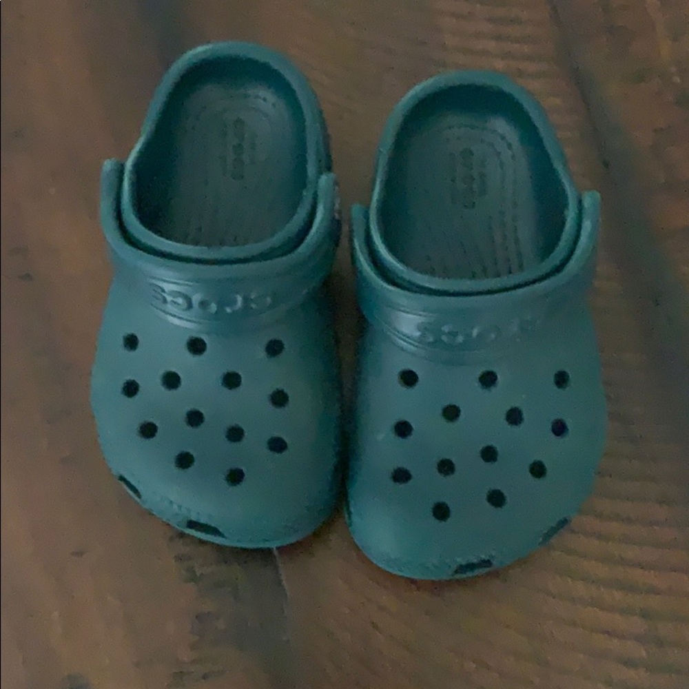 Croc toddler size 6